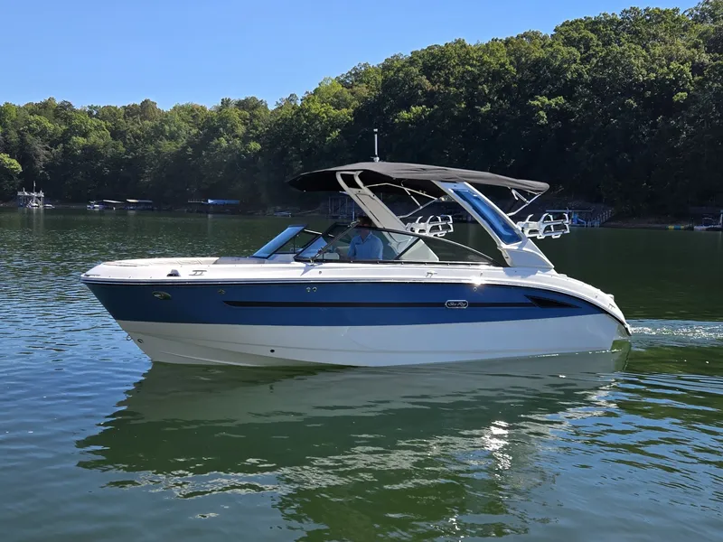 The Image of Sea Ray SDX 250 Surf 2027 - 0