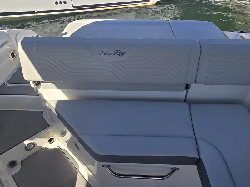 Slide: The Image of Sea Ray SDX 250 Surf 2027 - 13