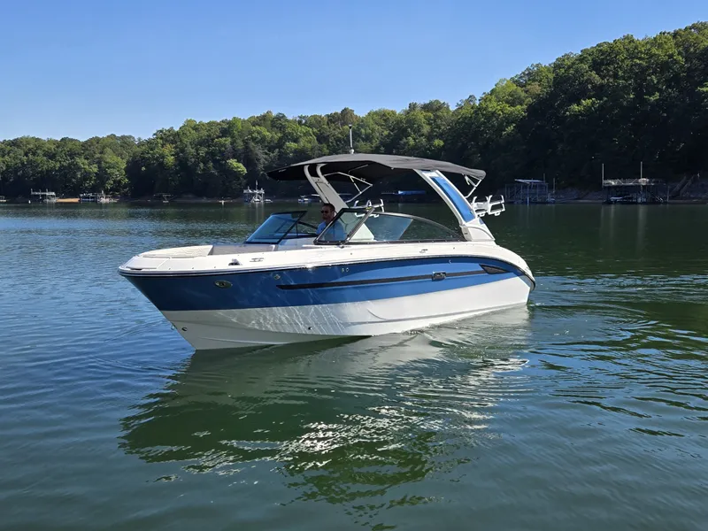 Slide: The Image of Sea Ray SDX 250 Surf 2027 - 1