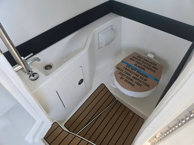Slide: The Image of Sea Ray SLX 260 Outboard 2027 - 23