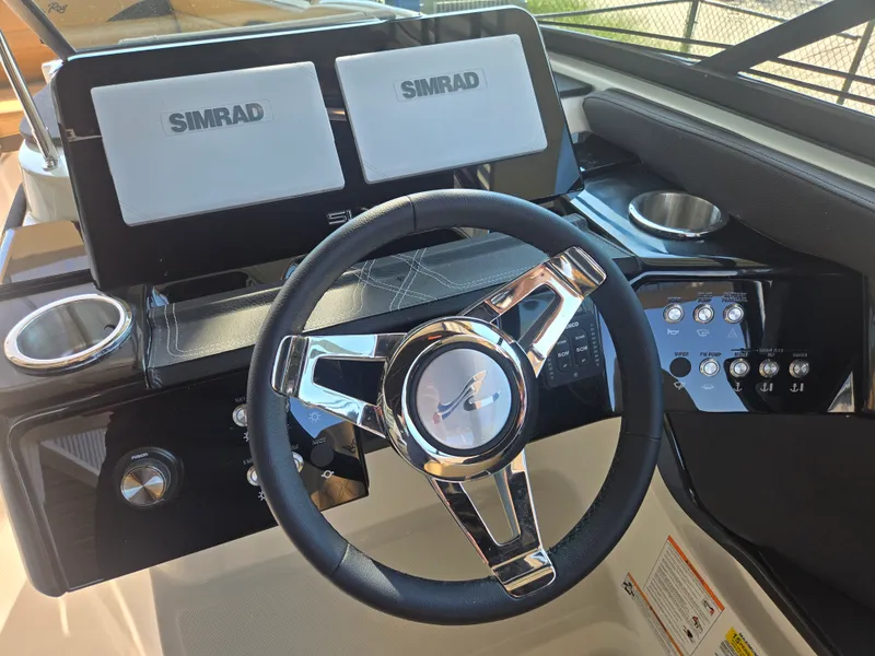 Slide: The Image of Sea Ray SLX 260 Outboard 2027 - 20