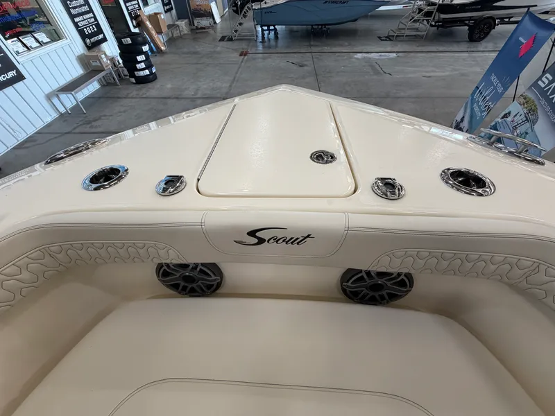 Slide: The Image of Scout 260 LXF 2027 - 51