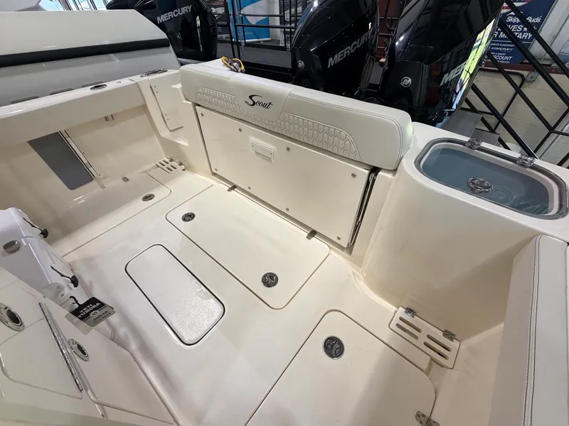 Slide: The Image of Scout 260 LXF 2027 - 12