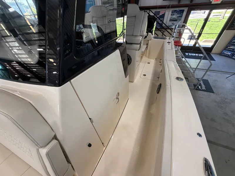 Slide: The Image of Scout 260 LXF 2027 - 15