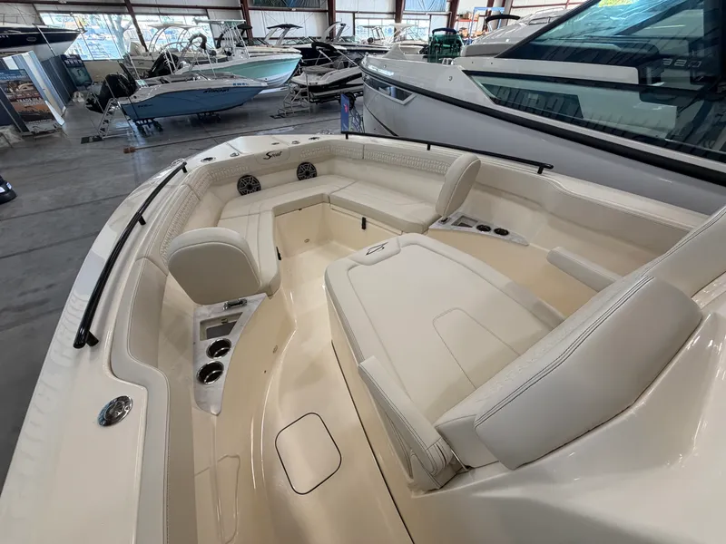 Slide: The Image of Scout 260 LXF 2027 - 13