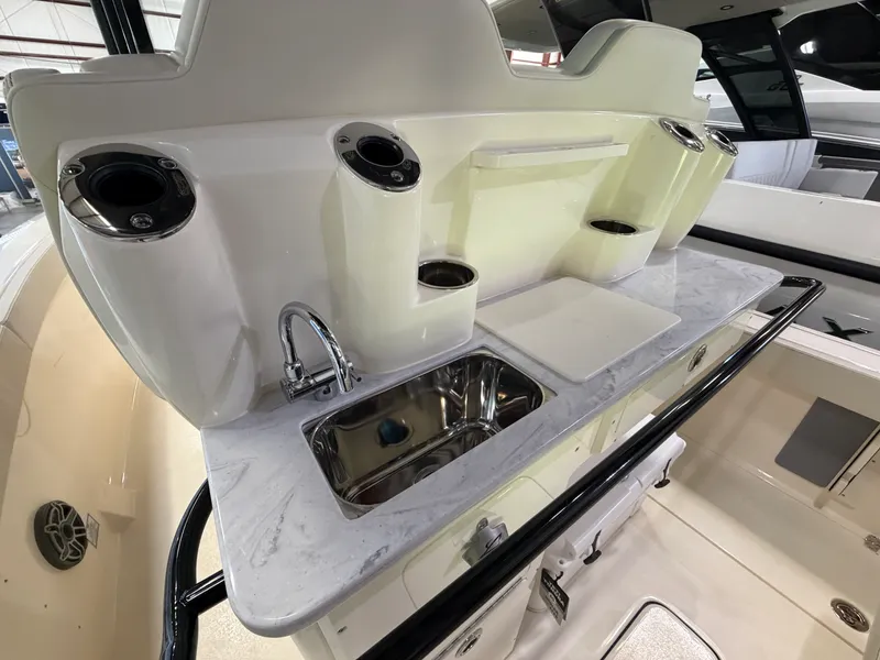 Slide: The Image of Scout 260 LXF 2027 - 19