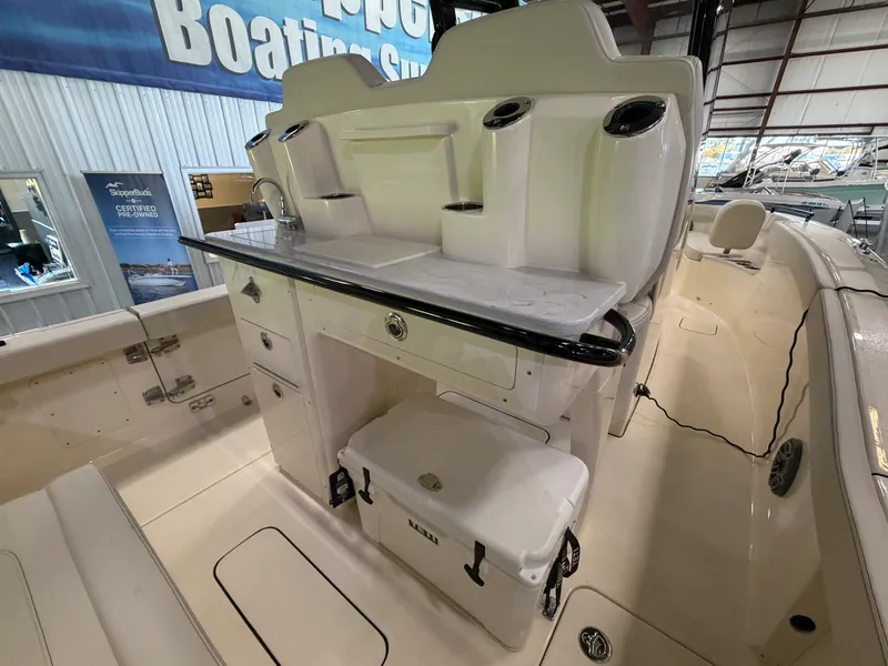 Slide: The Image of Scout 260 LXF 2027 - 41