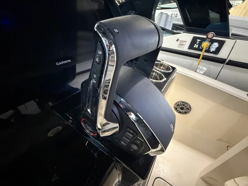 Slide: The Image of Scout 260 LXF 2027 - 42