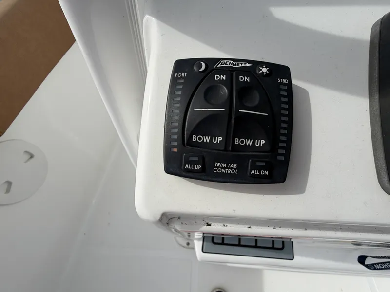 Slide: The Image of Sea Hunt ULTRA 219 2023 - 14