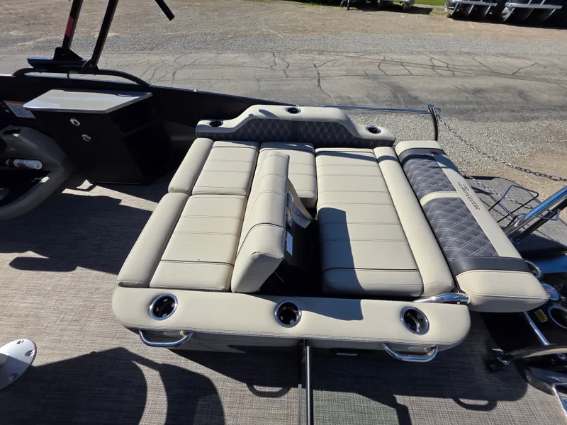 Slide: The Image of Barletta LUSSO 25UE 2023 - 33
