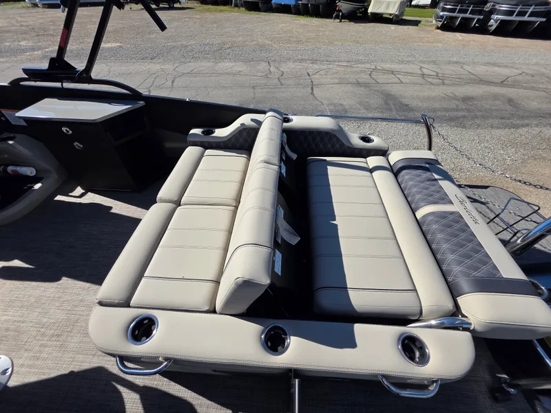 Slide: The Image of Barletta LUSSO 25UE 2023 - 34