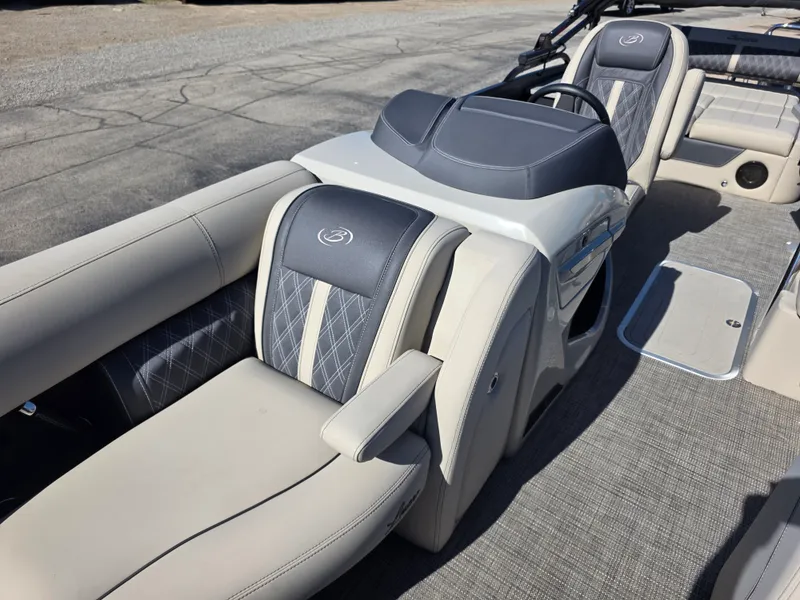 Slide: The Image of Barletta LUSSO 25UE 2023 - 13