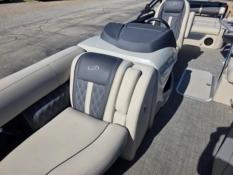 Slide: The Image of Barletta LUSSO 25UE 2023 - 12