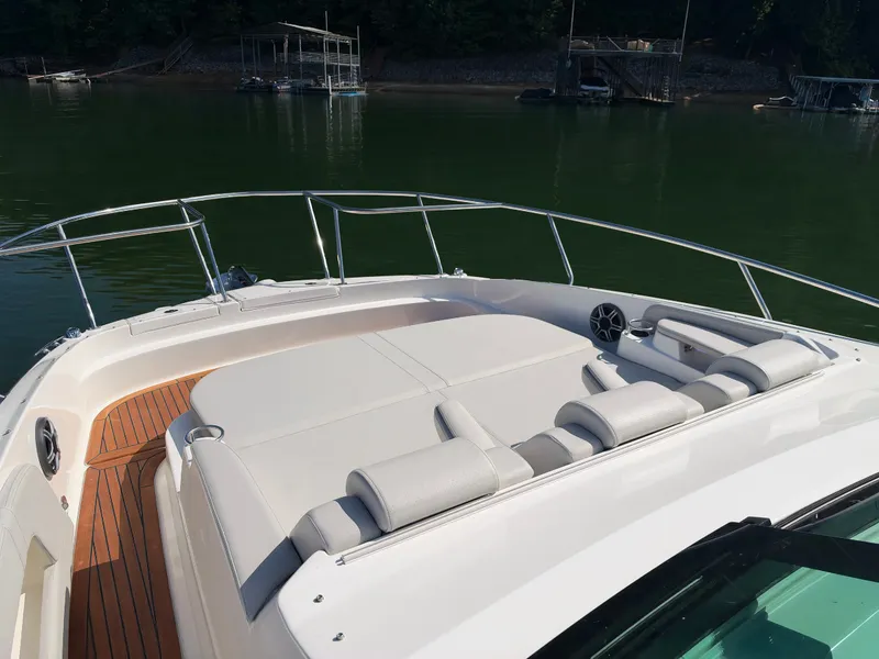 Slide: The Image of Sea Ray Sundancer 320 2027 - 28