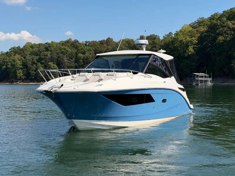 Slide: The Image of Sea Ray Sundancer 320 2027 - 1
