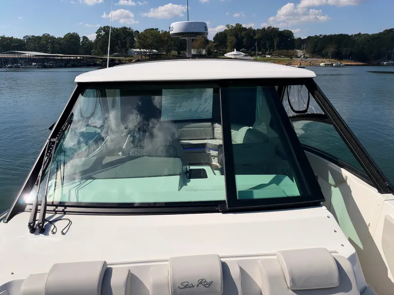 Slide: The Image of Sea Ray Sundancer 320 2027 - 35