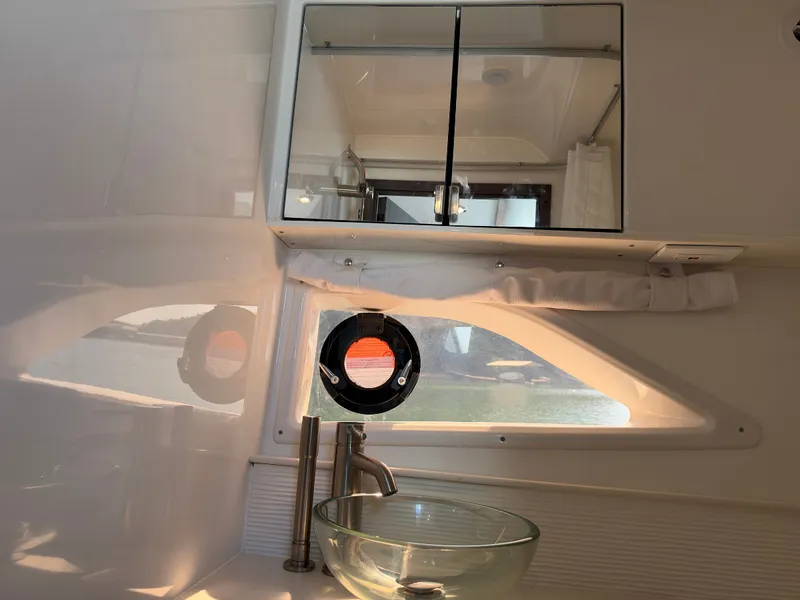 Slide: The Image of Sea Ray Sundancer 320 2027 - 44