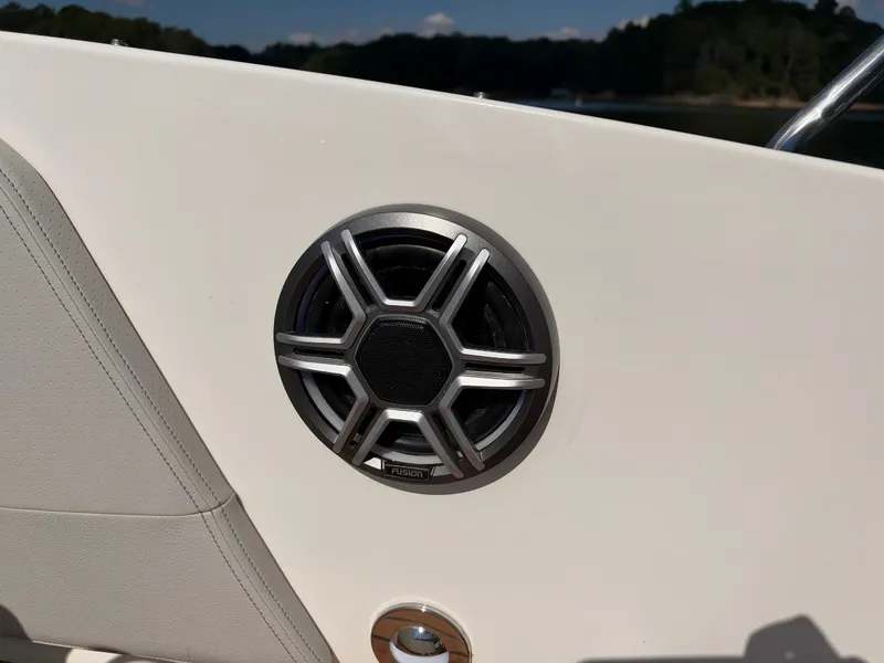 Slide: The Image of Sea Ray Sundancer 320 2027 - 34