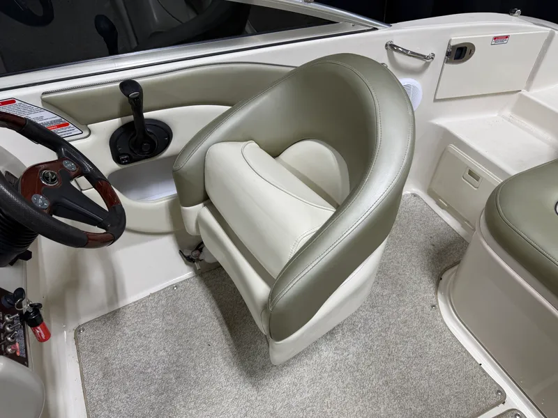 Slide: The Image of Sea Ray 200 SUNDECK 2005 - 17