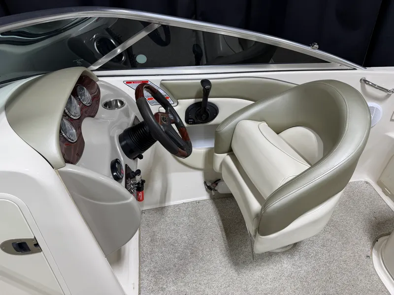 Slide: The Image of Sea Ray 200 SUNDECK 2005 - 16