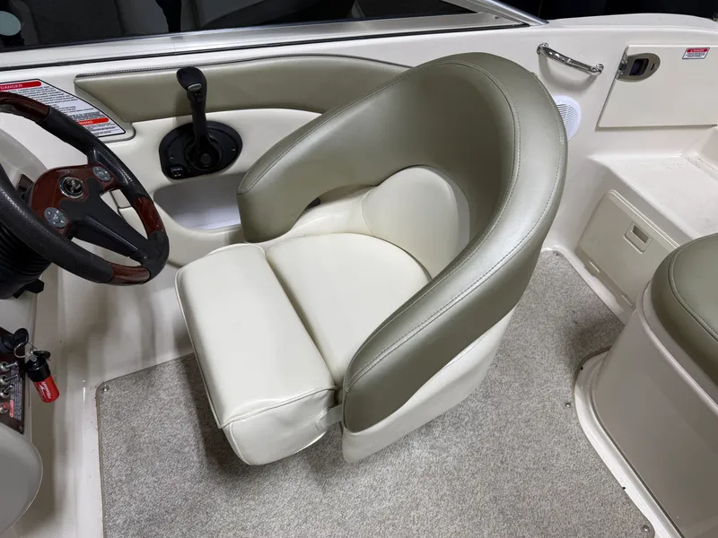 Slide: The Image of Sea Ray 200 SUNDECK 2005 - 18