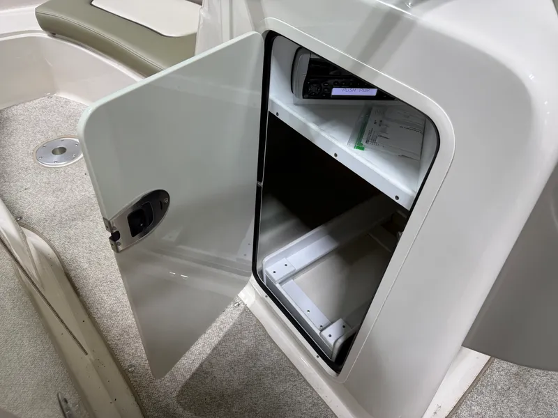 Slide: The Image of Sea Ray 200 SUNDECK 2005 - 29