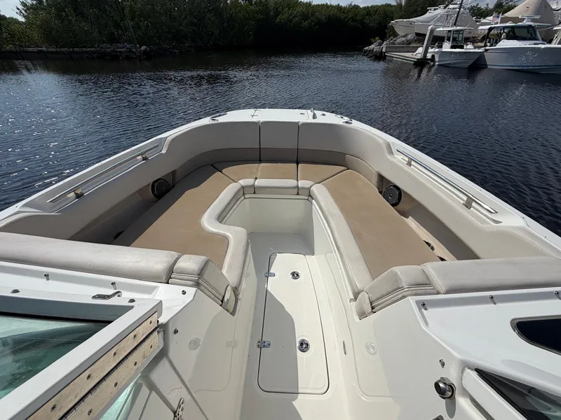 Slide: The Image of Boston Whaler 320 VANTAGE 2017 - 15
