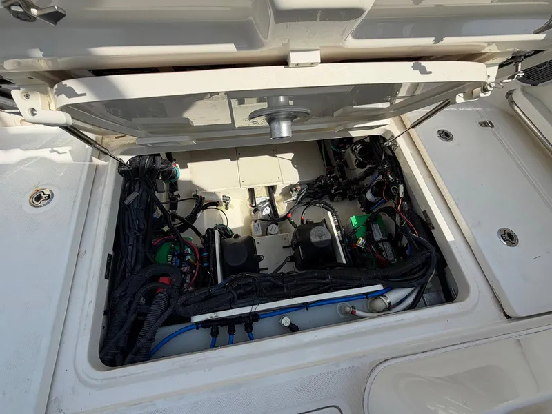 Slide: The Image of Boston Whaler 320 VANTAGE 2017 - 29