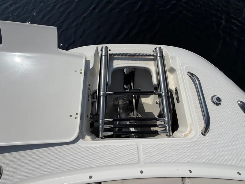 Slide: The Image of Boston Whaler 320 VANTAGE 2017 - 16
