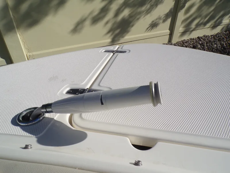 Slide: The Image of Boston Whaler 240 VANTAGE 2024 - 44