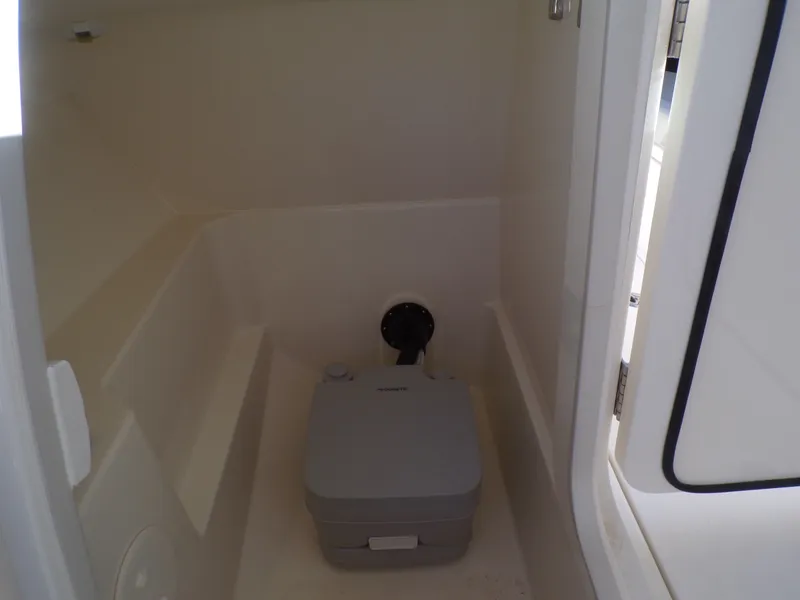 Slide: The Image of Boston Whaler 240 VANTAGE 2024 - 52