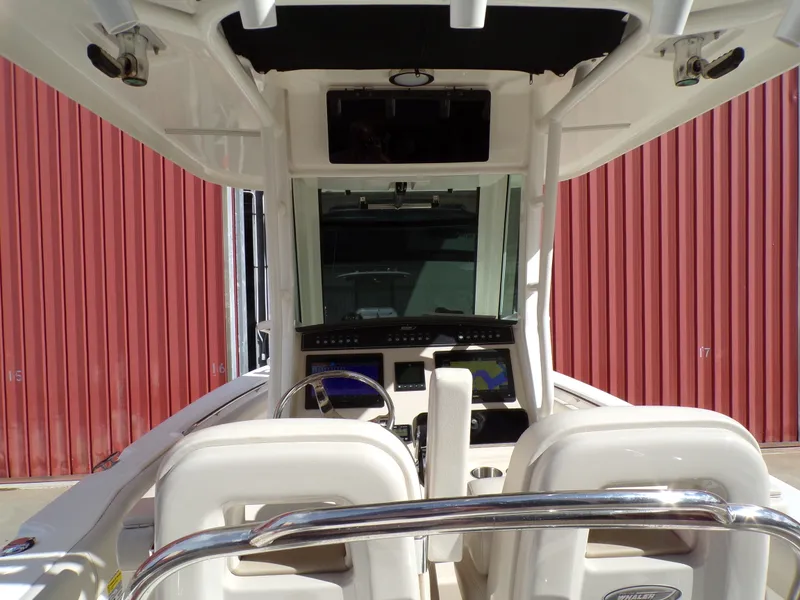 Slide: The Image of Boston Whaler 250 OUTRAGE 2019 - 29