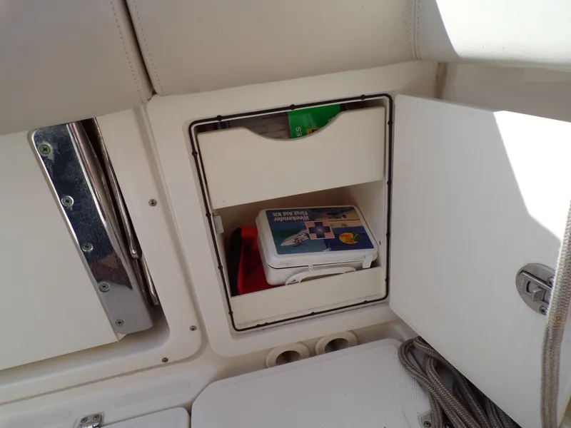 Slide: The Image of Boston Whaler 250 OUTRAGE 2019 - 54