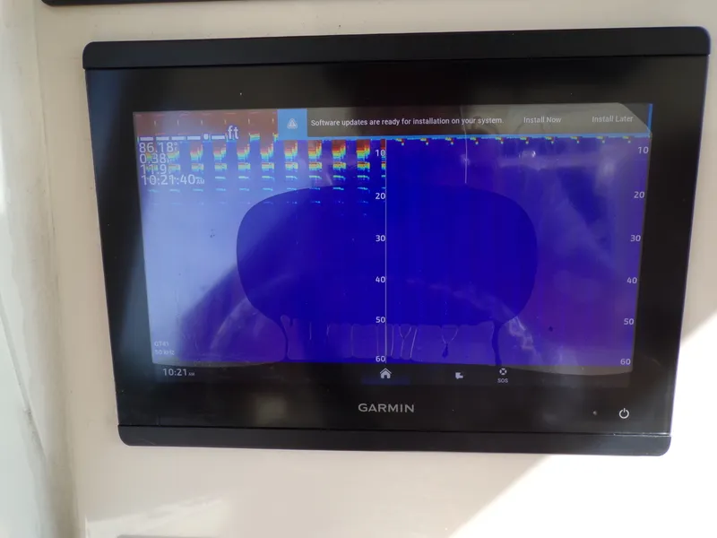Slide: The Image of Boston Whaler 250 OUTRAGE 2019 - 31