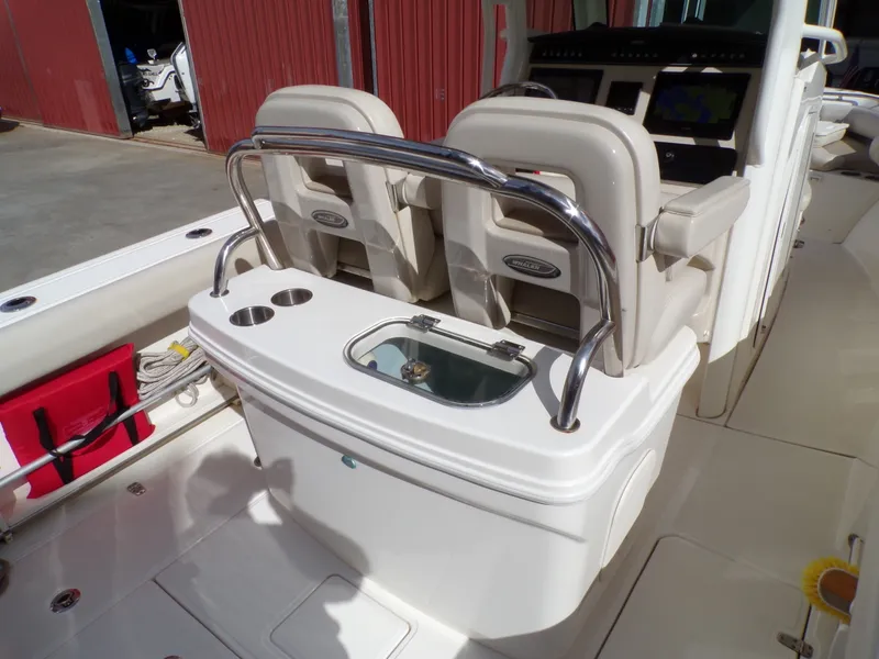 Slide: The Image of Boston Whaler 250 OUTRAGE 2019 - 53