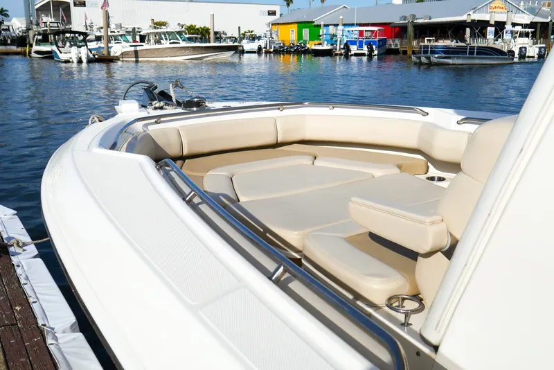 Slide: The Image of Boston Whaler 250 OUTRAGE 2019 - 14