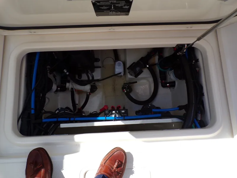 Slide: The Image of Boston Whaler 250 OUTRAGE 2019 - 24