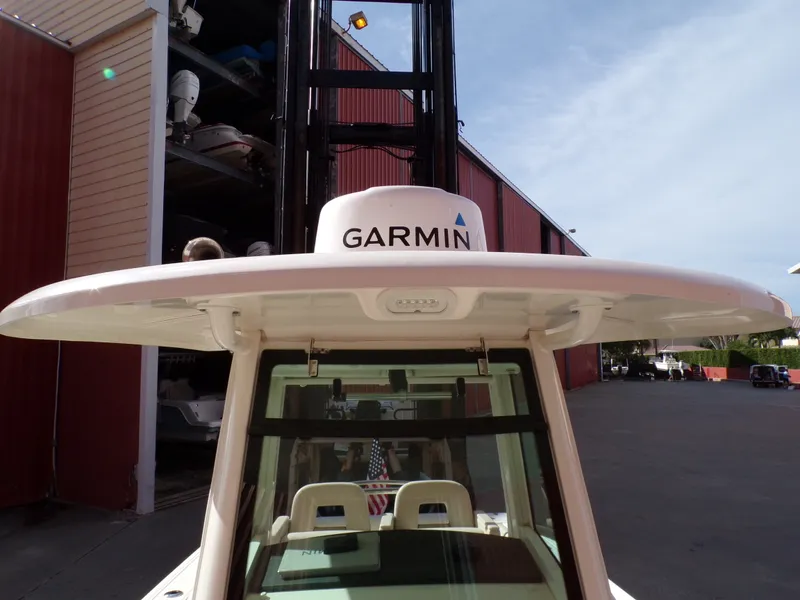 Slide: The Image of Boston Whaler 250 OUTRAGE 2019 - 49