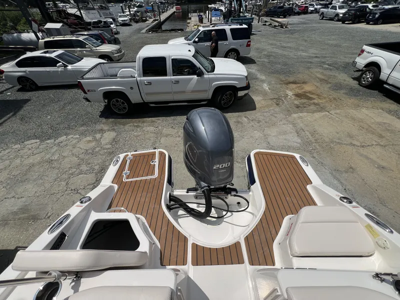 Slide: The Image of Chaparral 230SC 2018 - 3