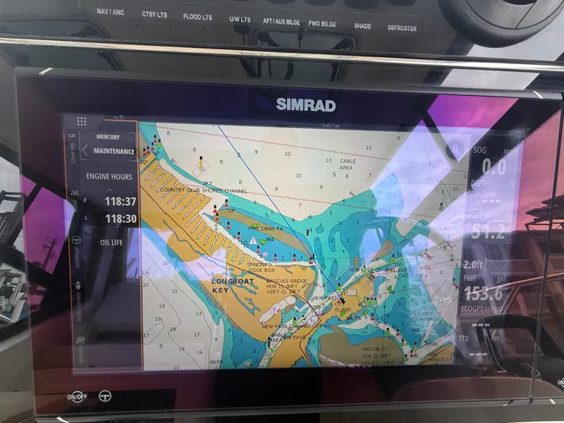 Slide: The Image of Boston Whaler 325 CONQUEST 2024 - 29