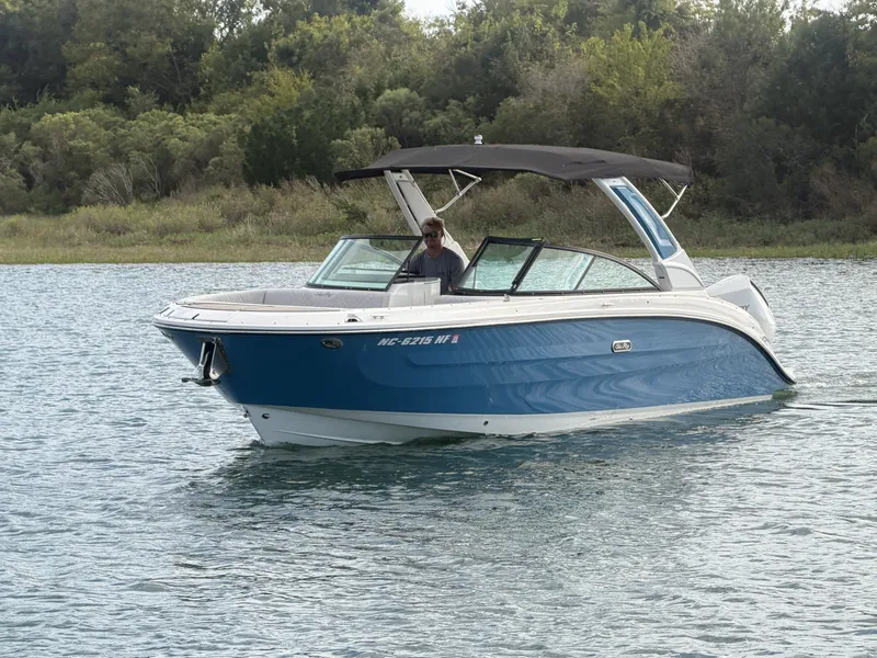 Slide: The Image of Sea Ray SDX 270 OB 2025 - 31