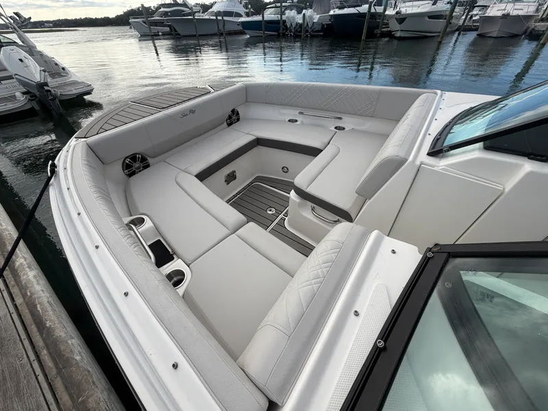 Slide: The Image of Sea Ray SDX 270 OB 2025 - 25