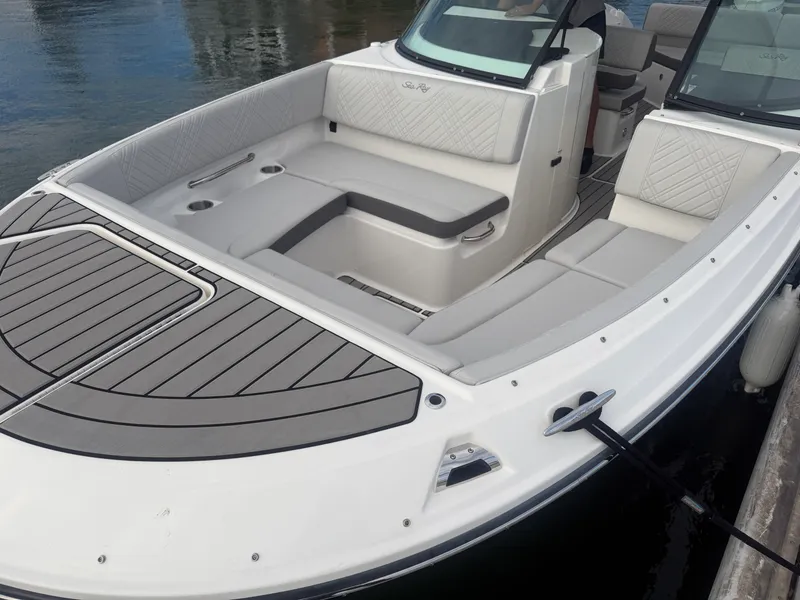 Slide: The Image of Sea Ray SDX 270 OB 2025 - 20