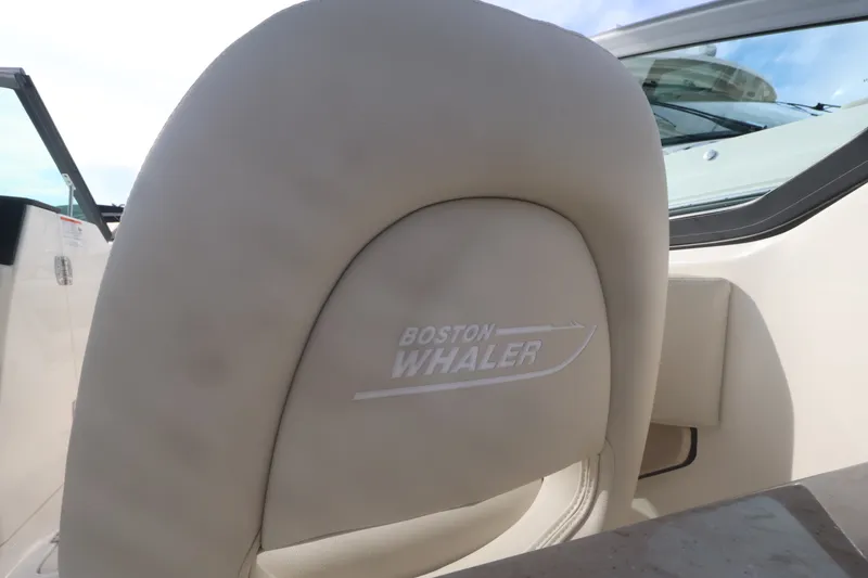 Slide: The Image of Boston Whaler 240 Vantage 2027 - 21
