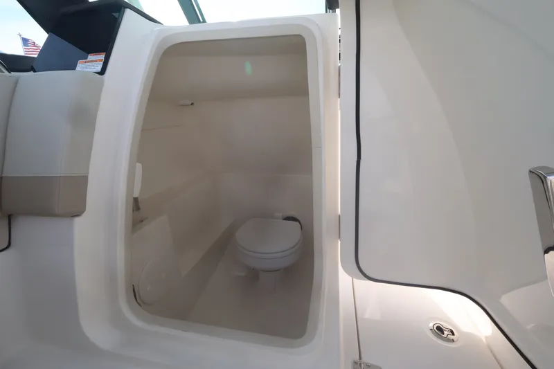 Slide: The Image of Boston Whaler 240 Vantage 2027 - 26