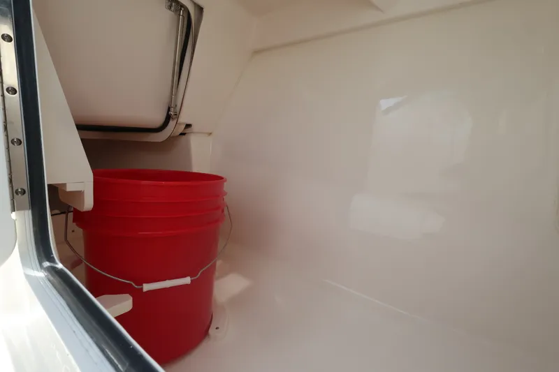 Slide: The Image of Boston Whaler 240 Vantage 2027 - 29