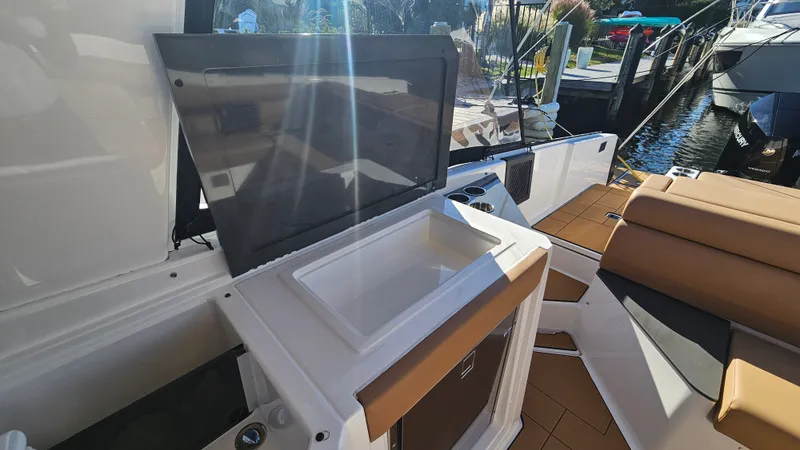 Slide: The Image of Aviara AV32 OB 2024 - 19