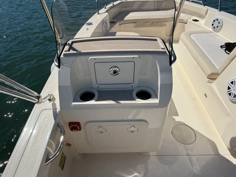 Slide: The Image of Scout 188 Sport Dorado 2027 - 15