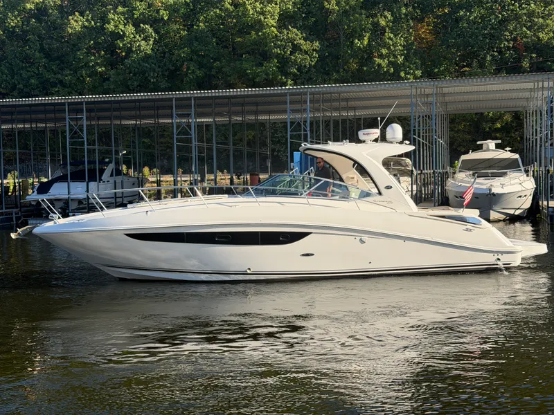 Slide: The Image of Sea Ray SUNDANCER 370 2016 - 2