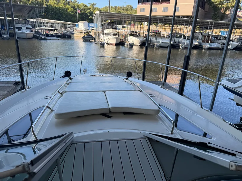 Slide: The Image of Sea Ray SUNDANCER 370 2016 - 39